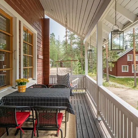 Sinirinta, Ounasvaara 펜션